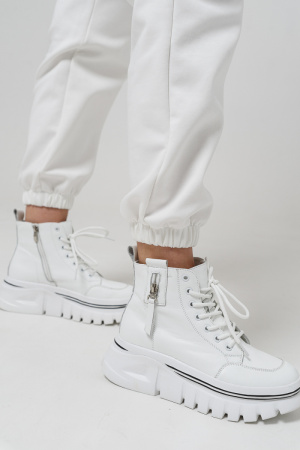 bf8b26f0-d4f0-49a7-bb49-8a0223879559